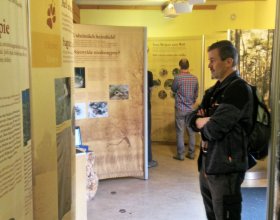 Uvnitř stodoly se nachází interaktivní výstava. 