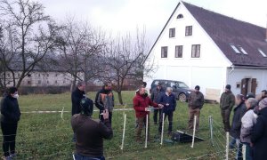 Jde to: na Broumovsku proběhla praktická ukázka, jak zabezpečovat hospodářská zvířata proti vlkům